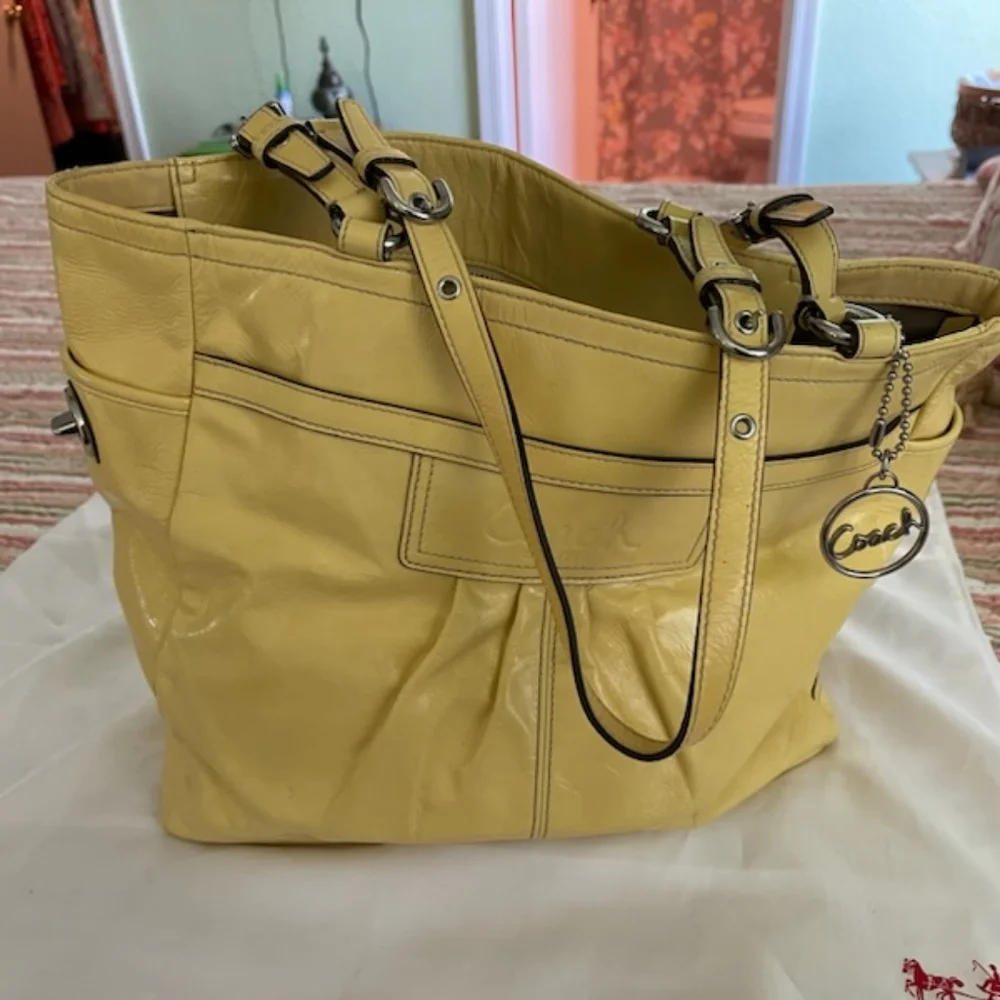 Coach Purse - Picture 2 of 4